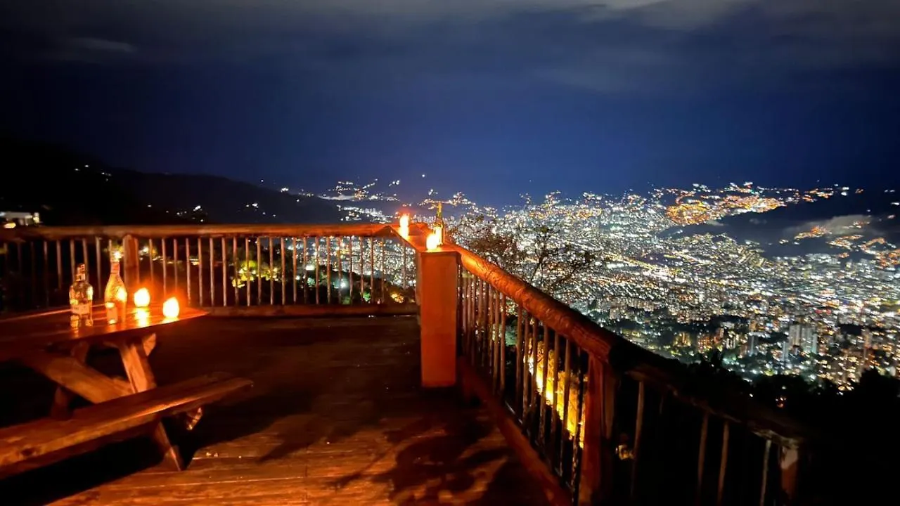 Patito Feo Hostel Medellín